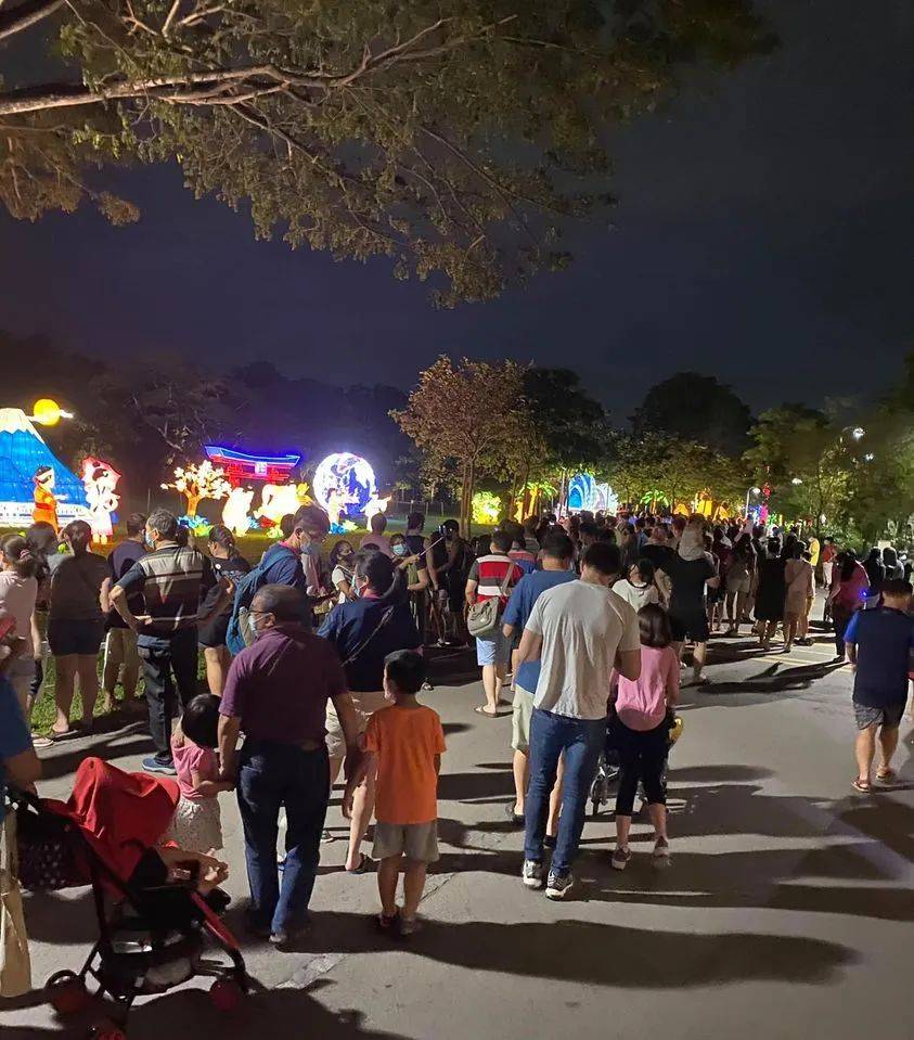 最新报告！今年，新加坡至少15万人离开，1万多家店倒闭