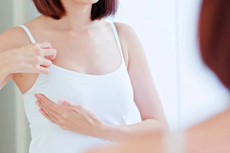 新加坡小販中心再現殘忍案件!年輕男子渾身是血,倒在地上