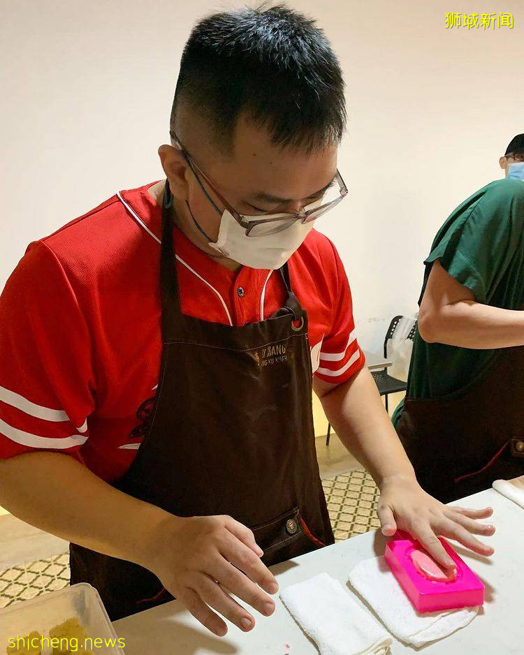 教你制作“鱿鱼游戏”红衣人红龟粿!可爱又好吃、上课结束后带着一盒红龟糕回家🏠