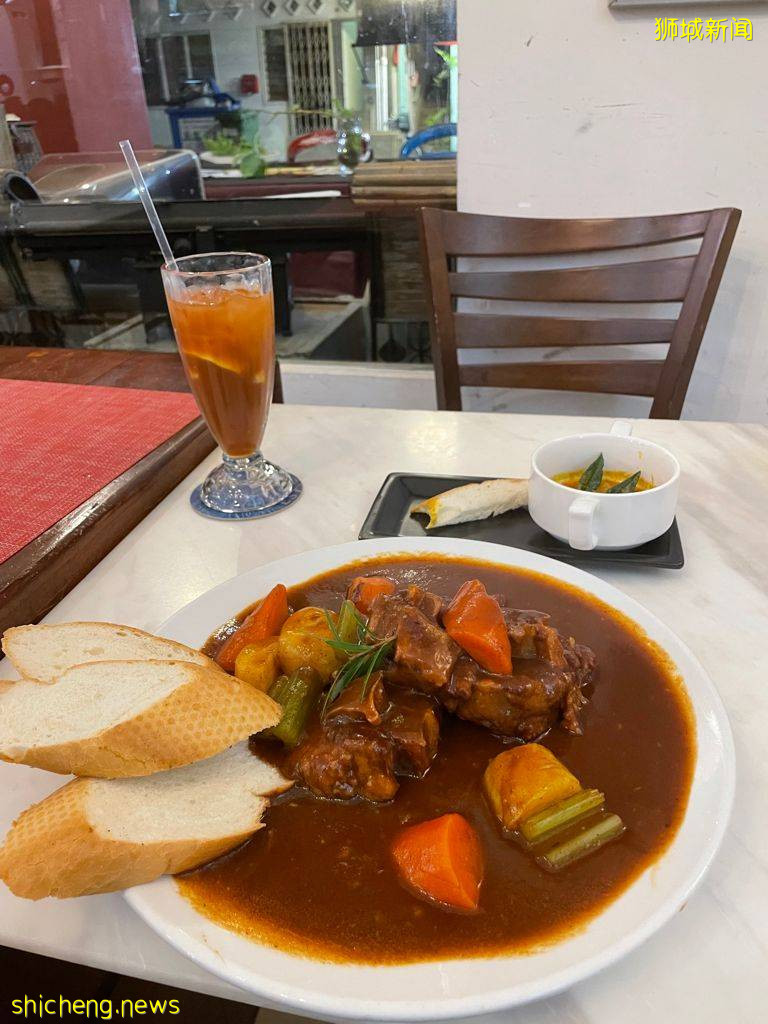 老式海南餐厅 (British Hainan)，嫩牛尾炖肉 @Joo Chiat 的隐藏美食 