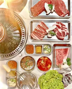 新加坡第一間韓式原木炭火烤肉,無限量啤酒、小菜,High起來