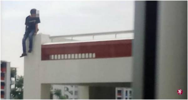 疑情海翻波 开马赛地男怒吼 从泊车场6楼跳下重伤