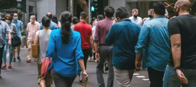 網友爆料：同事帶病上班，第二天確診！新加坡或不得已再次收緊限制