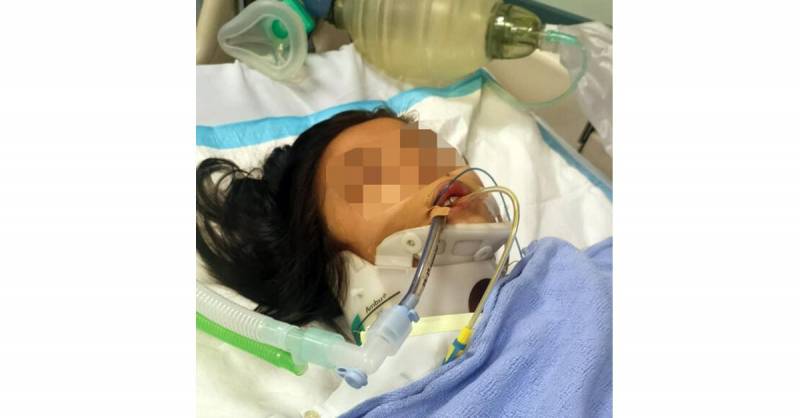 货车轿车相撞 8岁女童抛出车