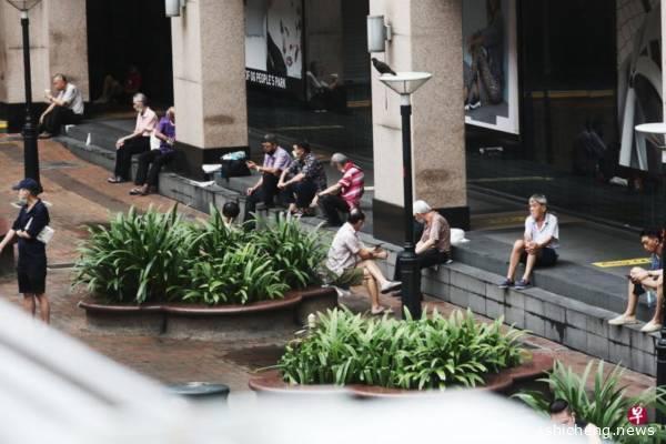 ◤新国启动断路器◢ 阿公们讲不听！ 聚集牛车水 只为“透口气”
