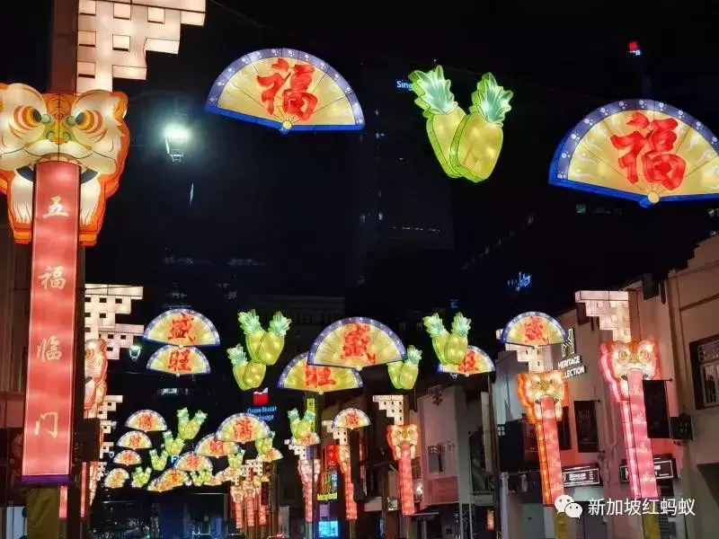 做得好就应该不吝赞许! 虎年灯饰让牛车水挽回了面子