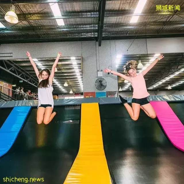 一次讓你減壓又減肥！盤點新加坡6家蹦床樂園，花式蹦跳、放飛自我😮快來放松高壓緊繃的神經吧
