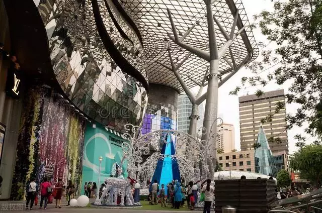 新加坡密室,乌节路来又去的乌鸦