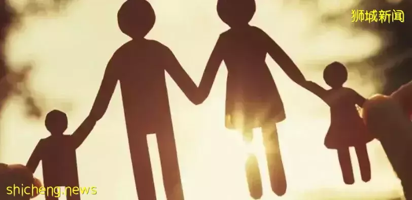 震惊!新加坡男孩怀疑母亲出轨,争执时她撞墙而死