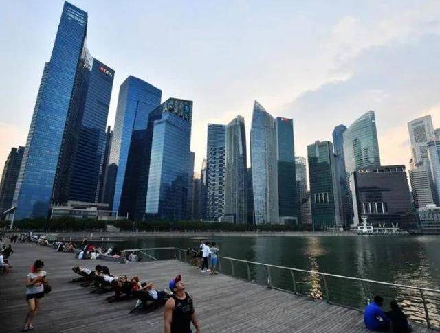 居住在新加坡的优势
