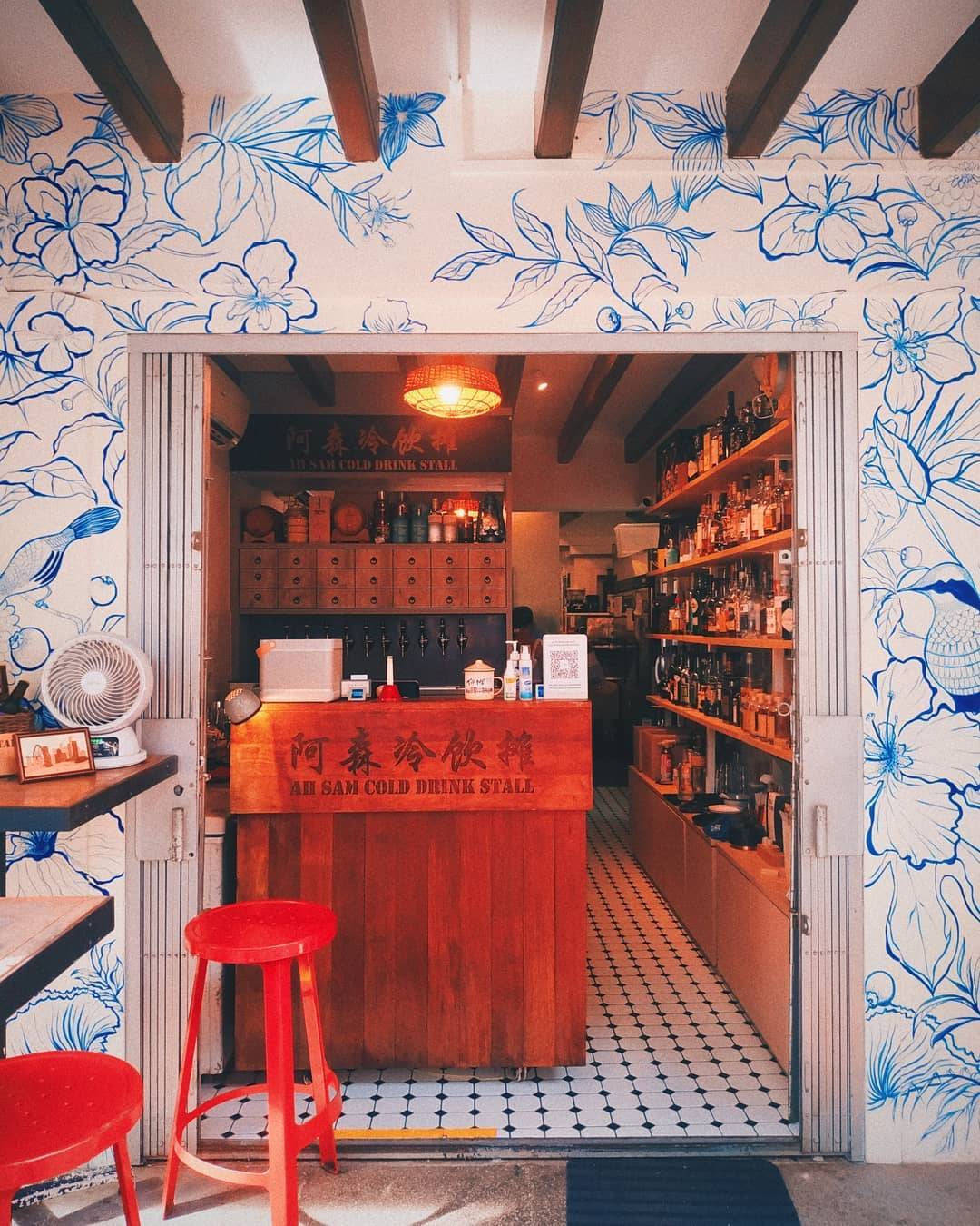 丟掉你的煩惱!新加坡“阿森冷飲攤”南洋風味隱藏酒吧🍻 特調雞尾酒+狂歡一整夜