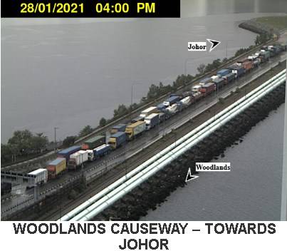 马新通道技术问题塞3天 · 罗里司机钓鱼踢球解闷