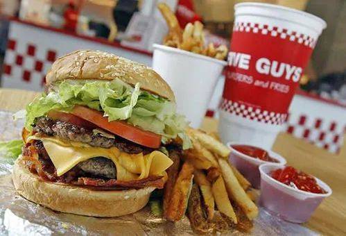 人氣漢堡品牌Five Guys,新加坡第二家分店即將開業啦