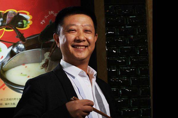 海底捞老板张勇成新加坡首富！出卖朋友还是棋高一著