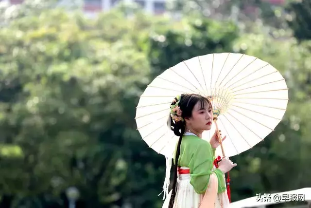 漢服時尚蔚然成風 一襲華裳穿越古今