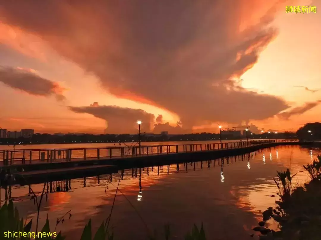 朋友圈刷屏！新加坡天空奇景再現，一波美圖襲來！太美了