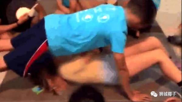 理工學院男廁所驚現霸淩！受害者被尿了一身，卻出來爲施暴者洗白