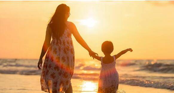 新加坡陪讀媽媽求助:我留不下來,女兒不願意回國,該怎麽辦