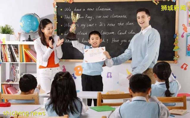 新加坡學生每天睡不夠!專家和家長建議推遲上課時間,可行嗎