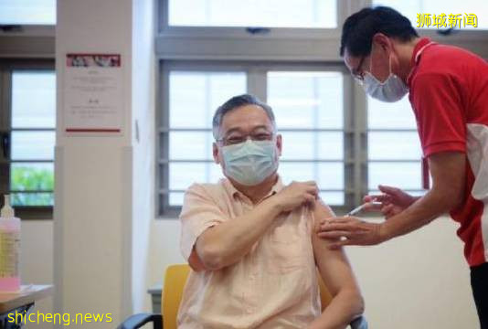 新加坡总理在接种加强剂同时呼吁年长者接种!明年有望为12岁以下儿童接种疫苗