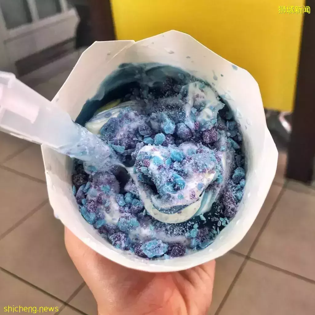 蓝色McFlurry!清新海盐口味颜值超高,仿佛杯子里有一整个宇宙