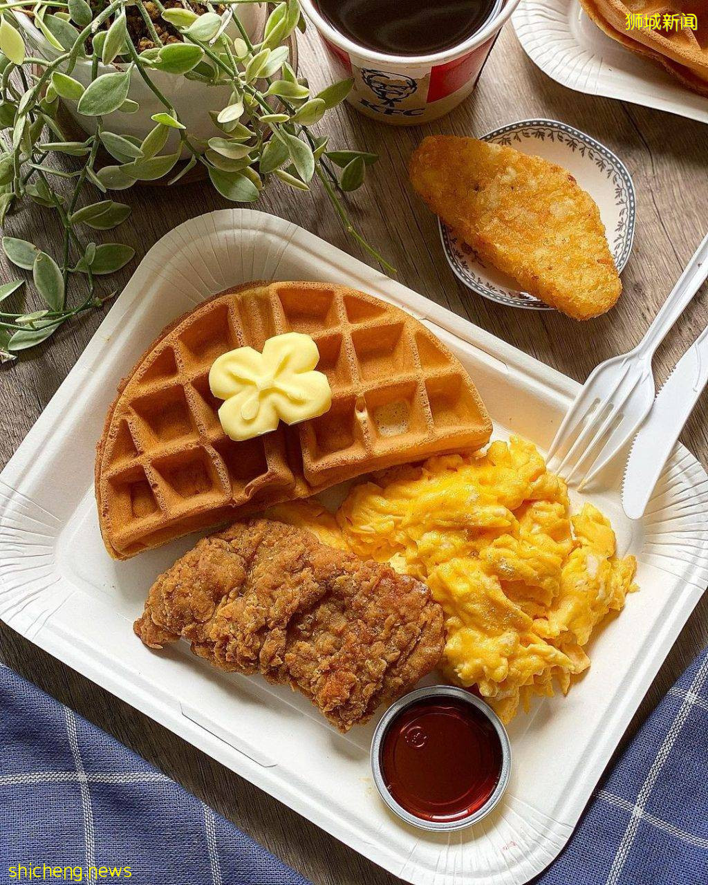 KFC新品Popsicle鸡肉棒🍗BBQ芝士&amp;麻辣口味、拿着吃不怕弄脏手，5月12日起全岛发售✨ 