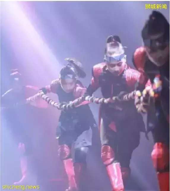 新加坡新春妝藝大遊行華人元素十足,總統:虎年健康!總理:虎虎生威