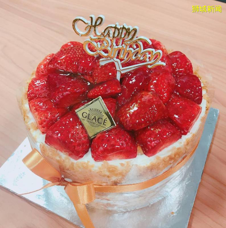 讓獅城壓抑的生活中,添上草莓的的色彩