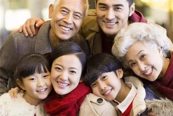 中國移民管理局發布6項新政策,老年人赴新加坡探親更方便啦