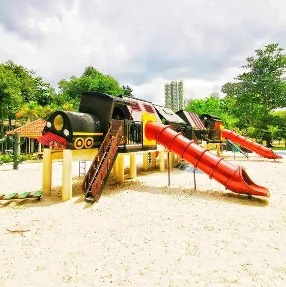 【周末去哪玩】聖誕仙境，植物園世界之樹，聖淘沙海灘HelloKitty，閃耀星光燈光秀，等等等等