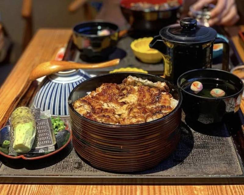 去哪里邂逅撞脸彭于晏,拜师周杰伦的坡国帅哥