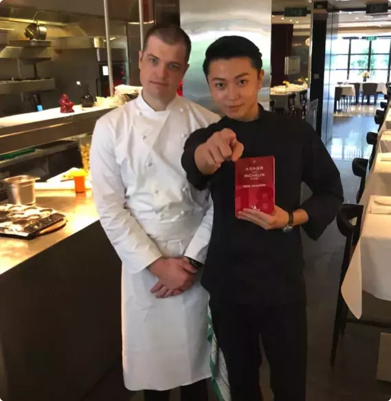 前米其林星级厨师出走创业, Lavender 摊贩卖日法式丼饭 