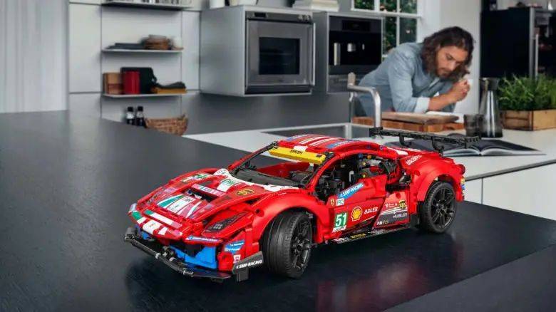 Ferrari 488 GTE赛车LEGO酷炫登场