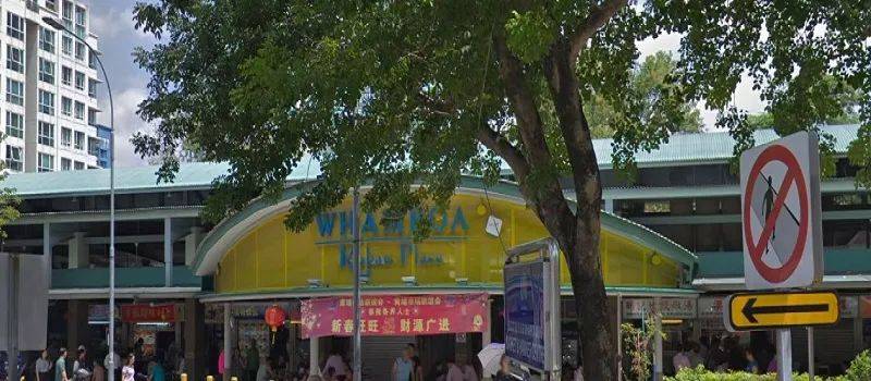 新加坡小販中心再現殘忍案件!年輕男子渾身是血,倒在地上