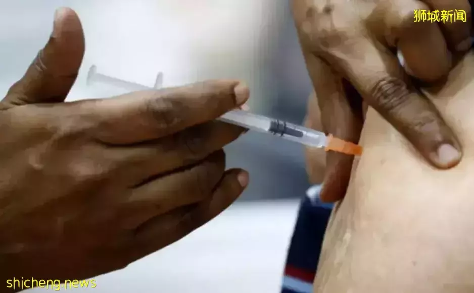 新加坡至今仍有8万名年长者未接种追加剂!如何应对新一波疫情