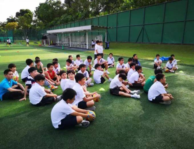 都说新加坡小学有多优秀，来看看新加坡小学生一天是怎么过的，你就懂了