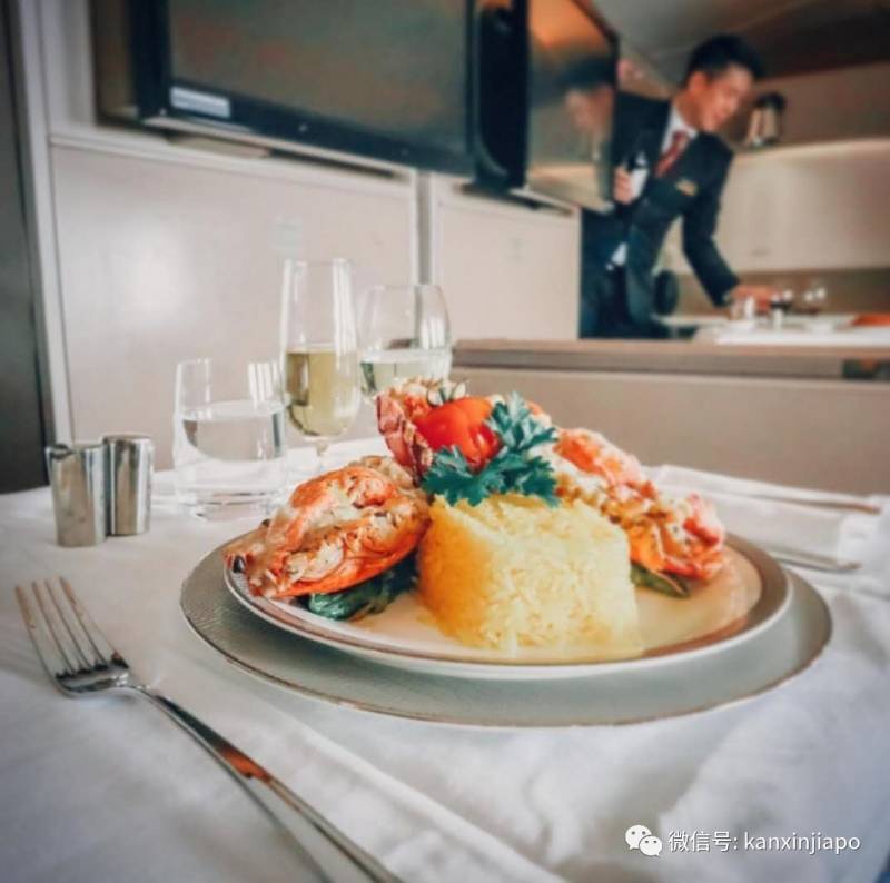 新航机上餐厅900个位子午夜开卖,半小时竟一扫而空