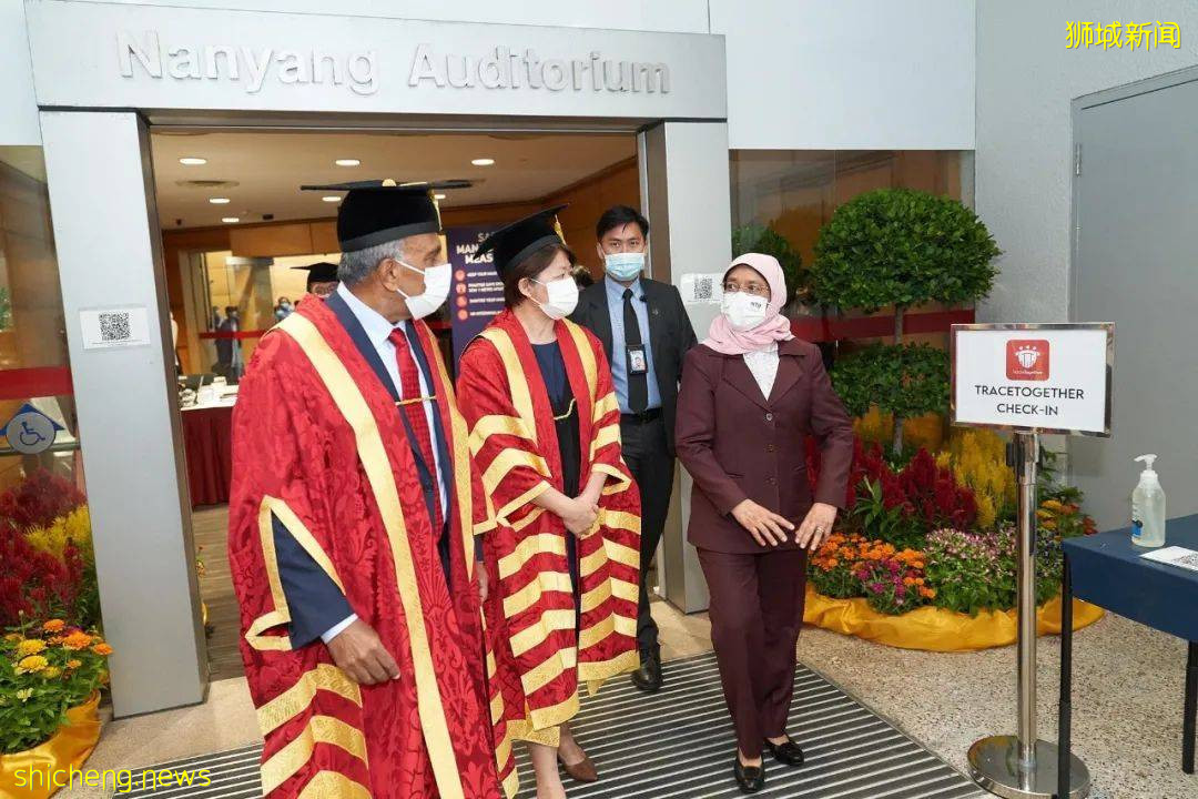 南洋理工大學舉行2021屆線下畢業典禮，新加坡總統出席