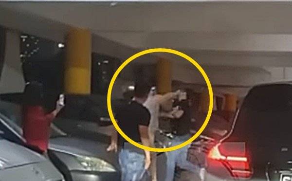 【空拳KO三男子】白发叔指醉酒男挑衅   护妻才动手自卫 