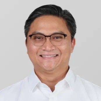 新加坡新一屆國會，半數議員竟然都畢業于新加坡國立大學