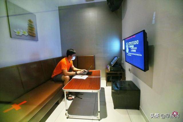 辦公溫書看電影，新加坡卡拉OK轉型行不行
