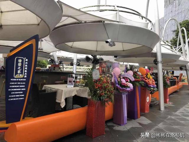 新加坡《螃蟹之家》又开分店，坐落在游客必打卡的克拉码头河畔 