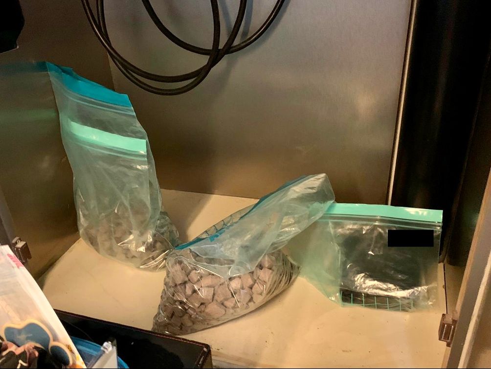 扫毒行动！肃毒局缉获近48万元毒品 逮捕三名男女