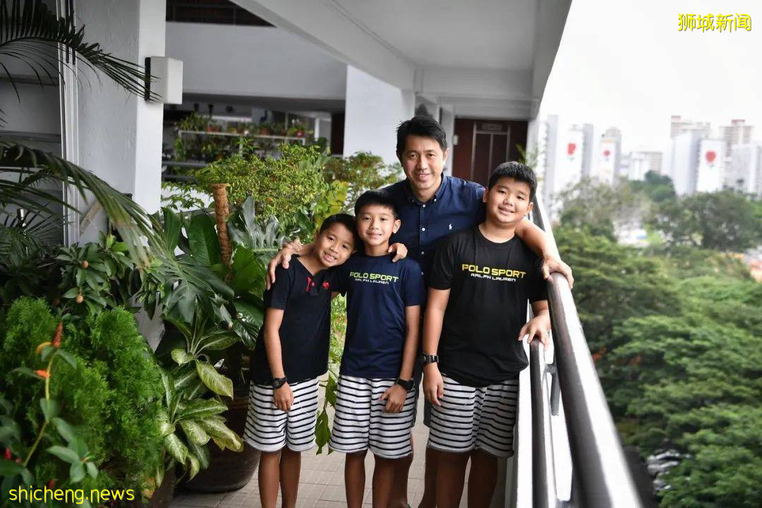 新加坡小学生陆续返校，家长们对于当前疫情形式表示担忧，呼吁延长居家学习