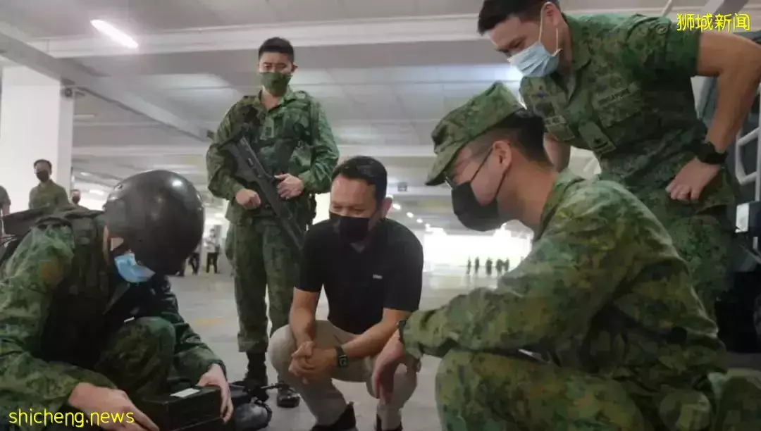 纪念国民服役55周年,新加坡退役人员将获100元电子礼券