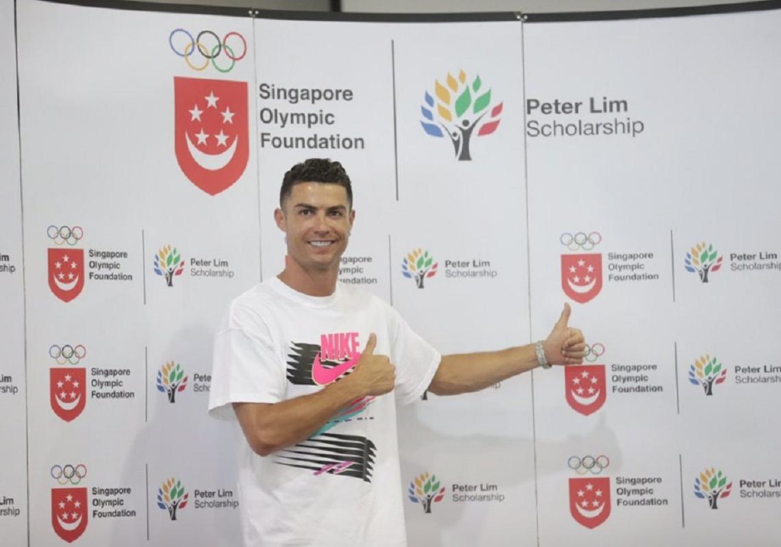 帅罗走进邻里小学 寻找下一名国际球星？