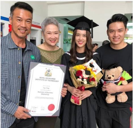 爱女郑颖行销系毕业 洪慧芳感性贴文“你是最棒的”