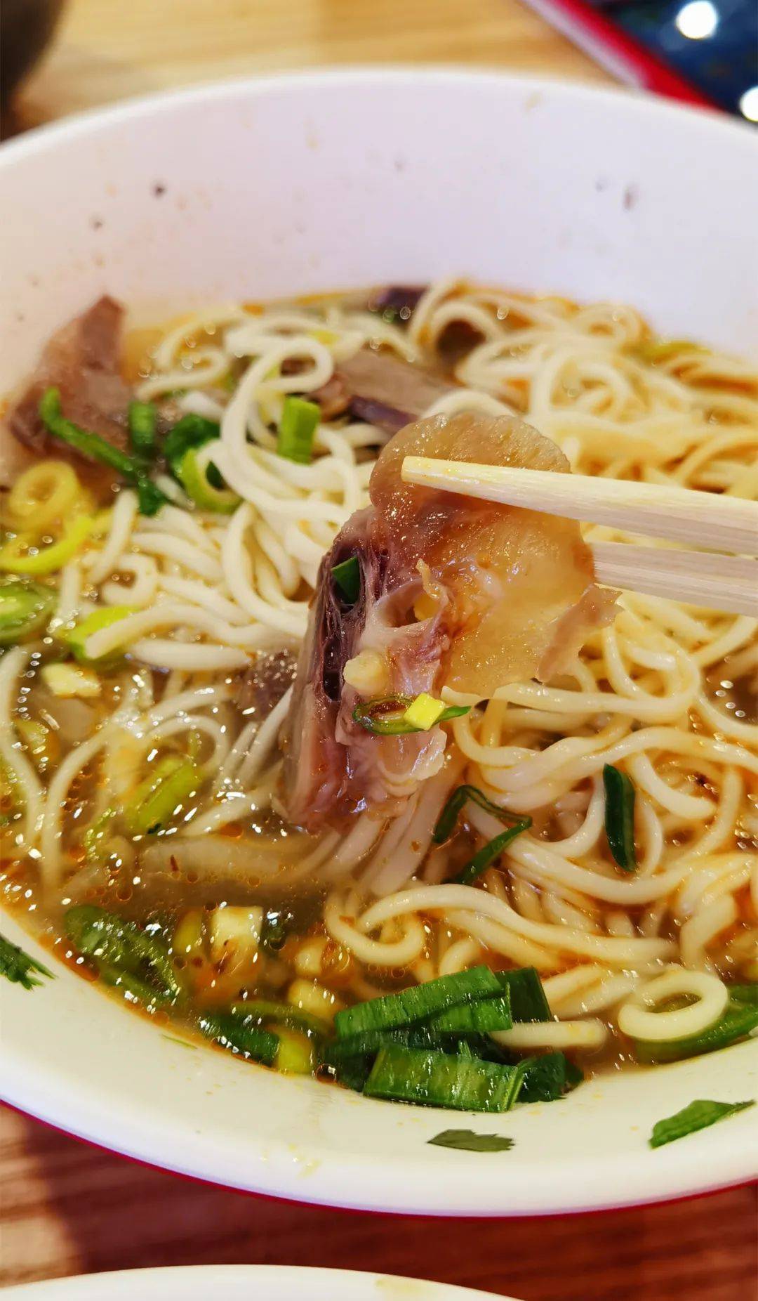 武汉热干面、新疆风味烤串来新加坡了！吃面撸串仅9.9新币，手慢无