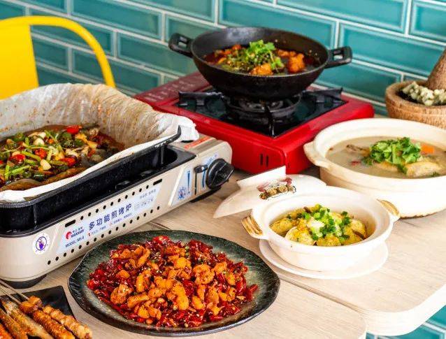 胖胖鸡携新装修强势回归!鸡公煲串烧自助买一送一,无限量供应