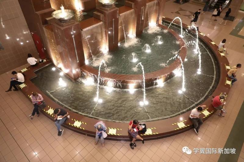 为了保障人与人的距离，各国出尽狠招奇招